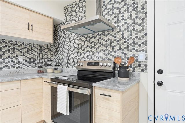 3154 Martin Johnson Rd, Chesapeake, VA 23323