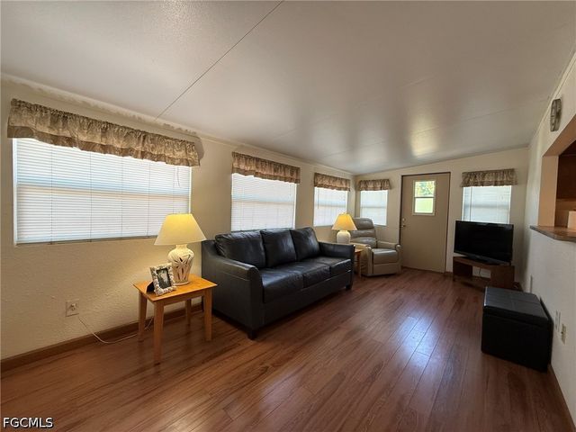 120 Lantern PL, North Fort Myers, FL 33917