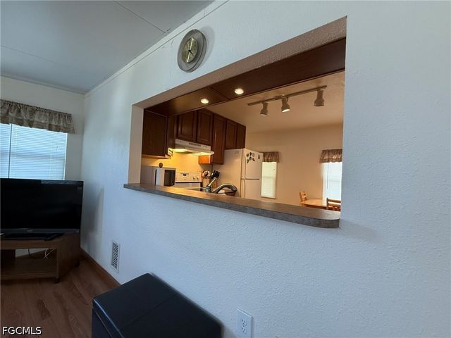 120 Lantern PL, North Fort Myers, FL 33917