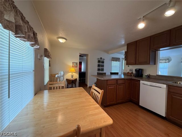 120 Lantern PL, North Fort Myers, FL 33917
