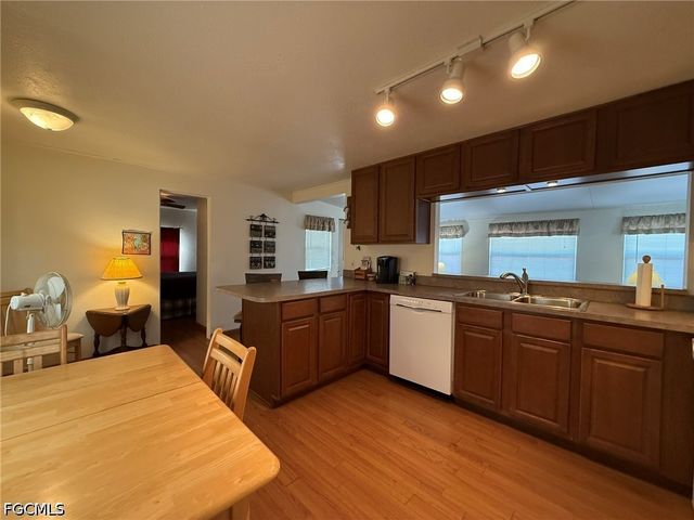 120 Lantern PL, North Fort Myers, FL 33917