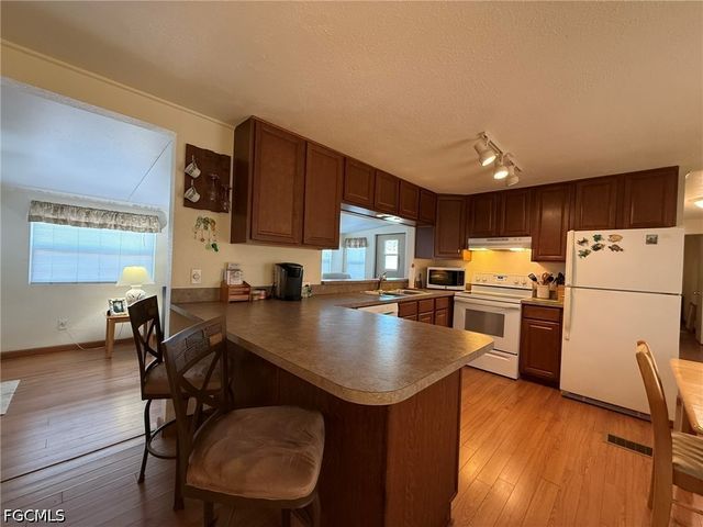 120 Lantern PL, North Fort Myers, FL 33917