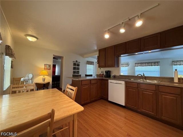 120 Lantern PL, North Fort Myers, FL 33917