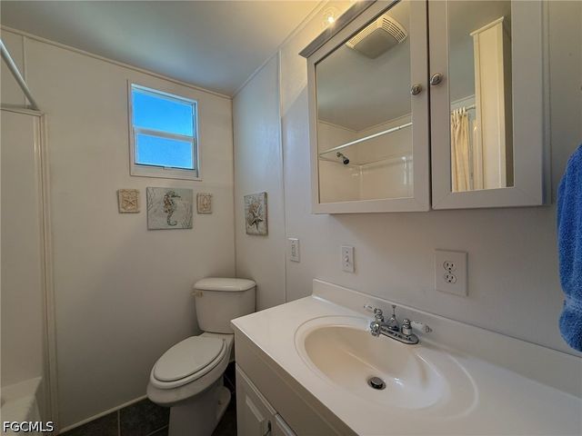 120 Lantern PL, North Fort Myers, FL 33917