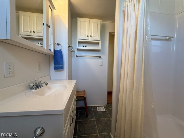 120 Lantern PL, North Fort Myers, FL 33917