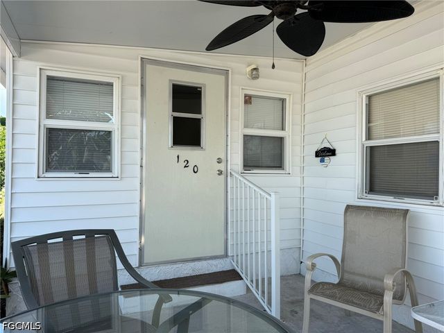 120 Lantern PL, North Fort Myers, FL 33917