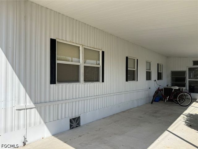 120 Lantern PL, North Fort Myers, FL 33917