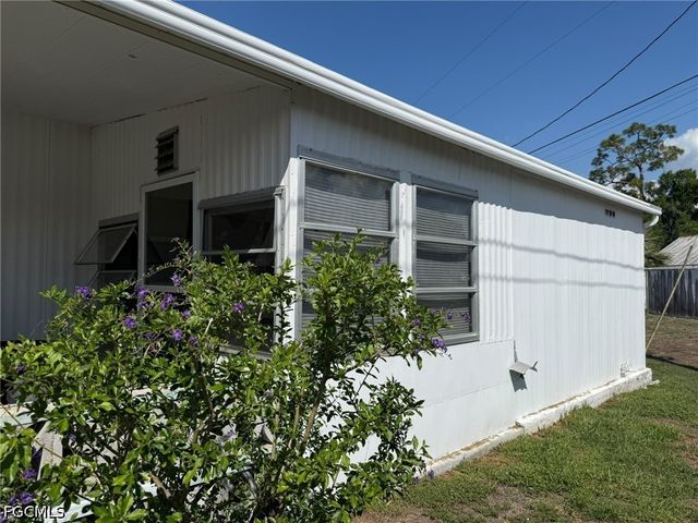 120 Lantern PL, North Fort Myers, FL 33917
