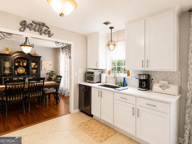 305 Annie Lane, Locust Grove, GA 30248