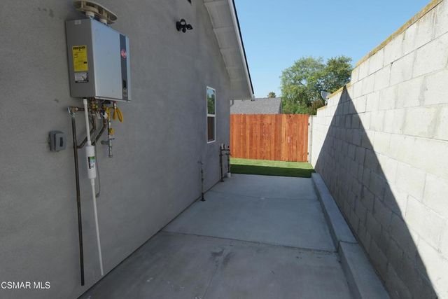 936 Calle Pensamiento B, Thousand Oaks, CA 91360
