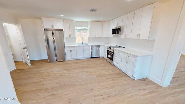 936 Calle Pensamiento B, Thousand Oaks, CA 91360