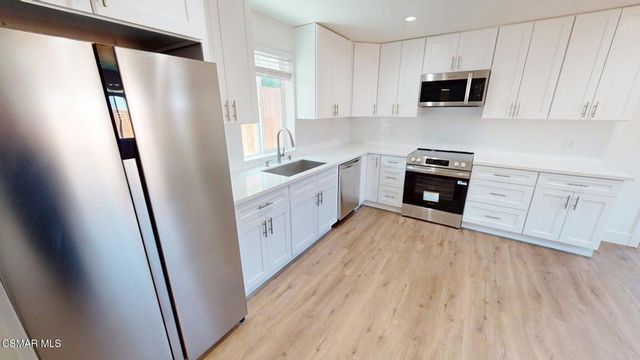936 Calle Pensamiento B, Thousand Oaks, CA 91360