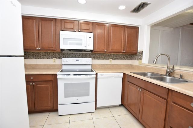 2221 9TH ST SE, Winter Haven, FL 33880