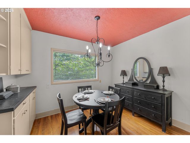 3236 Se FRANKLIN St, Portland, OR 97202