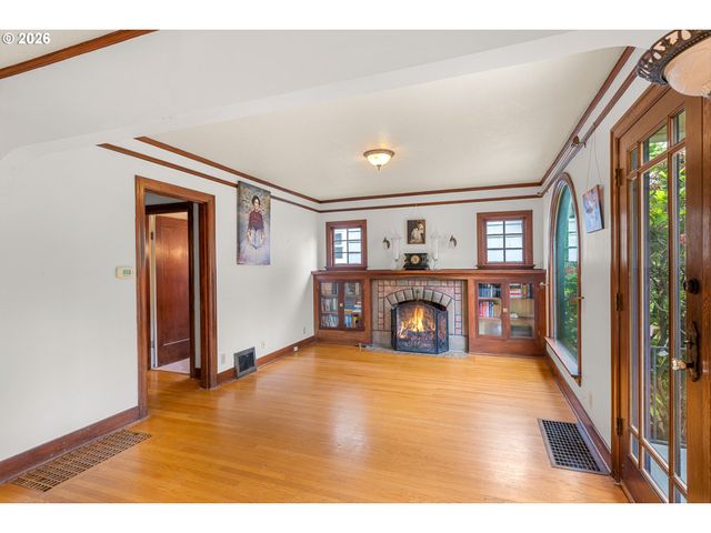3236 Se FRANKLIN St, Portland, OR 97202