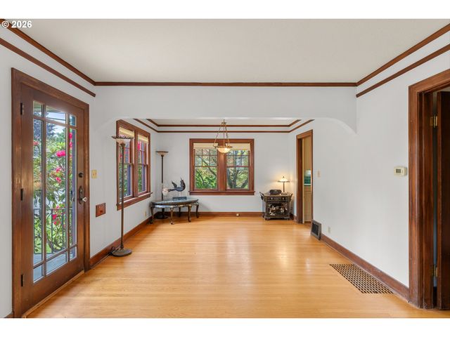 3236 Se FRANKLIN St, Portland, OR 97202