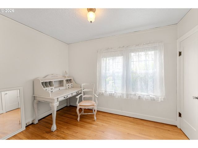 3236 Se FRANKLIN St, Portland, OR 97202