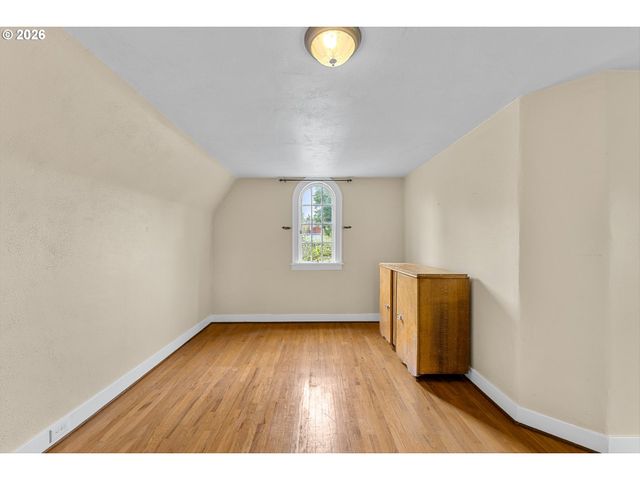 3236 Se FRANKLIN St, Portland, OR 97202