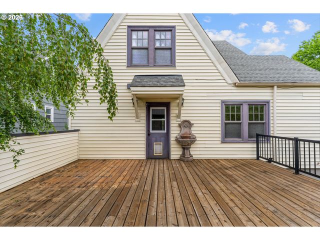 3236 Se FRANKLIN St, Portland, OR 97202