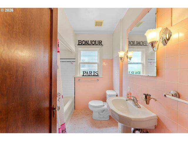 3236 Se FRANKLIN St, Portland, OR 97202