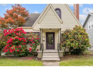 3236 Se FRANKLIN St, Portland, OR 97202