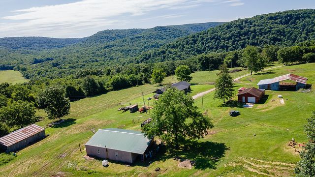 17068 Hazel Valley Road, Fayetteville, AR 72701