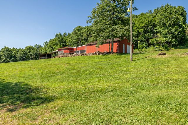 17068 Hazel Valley Road, Fayetteville, AR 72701