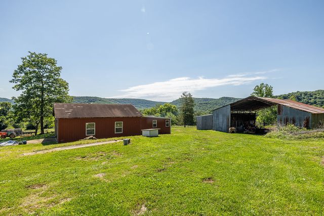 17068 Hazel Valley Road, Fayetteville, AR 72701