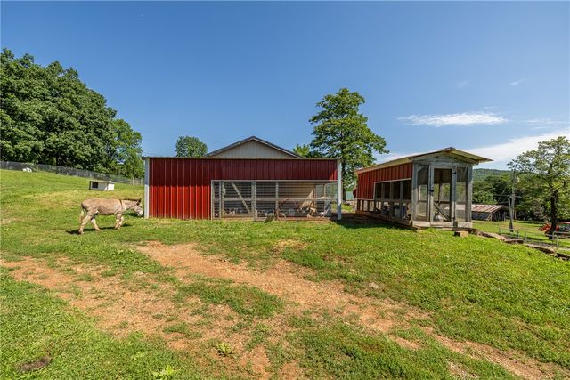 17068 Hazel Valley Road, Fayetteville, AR 72701