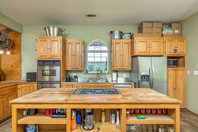 17068 Hazel Valley Road, Fayetteville, AR 72701