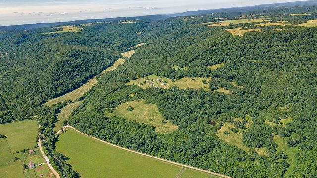 17068 Hazel Valley Road, Fayetteville, AR 72701