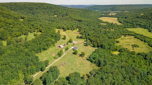 17068 Hazel Valley Road, Fayetteville, AR 72701