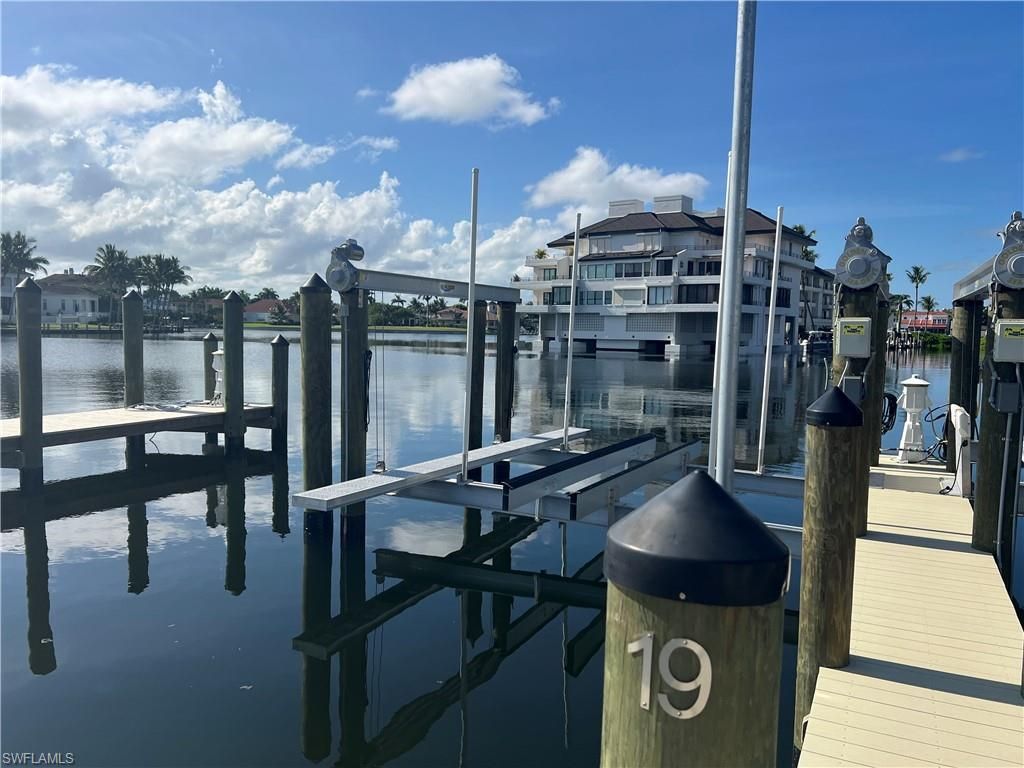 4450 Gulf Shore BLVD N, Naples, FL 34103