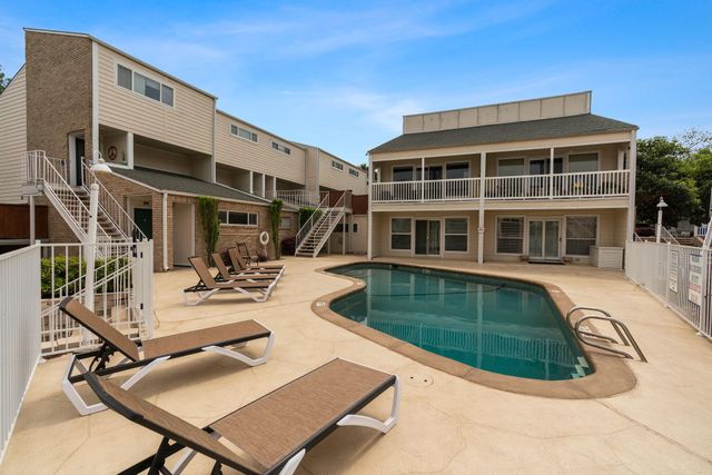 1818 S Lakeshore BLVD 8, Austin, TX 78741