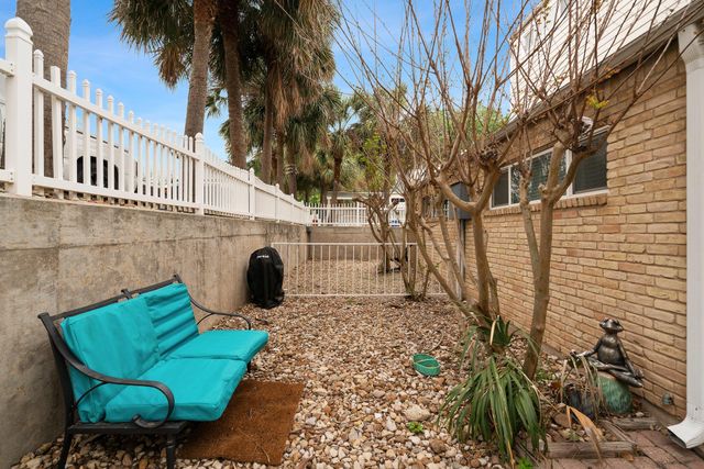 1818 S Lakeshore BLVD 8, Austin, TX 78741