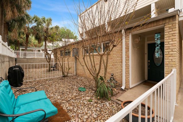 1818 S Lakeshore BLVD 8, Austin, TX 78741