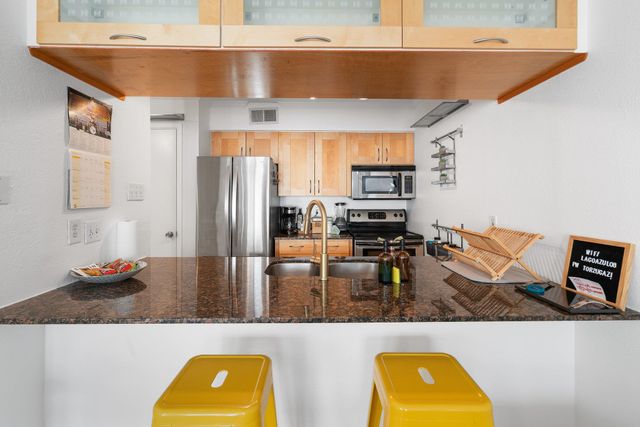 1818 S Lakeshore BLVD 8, Austin, TX 78741