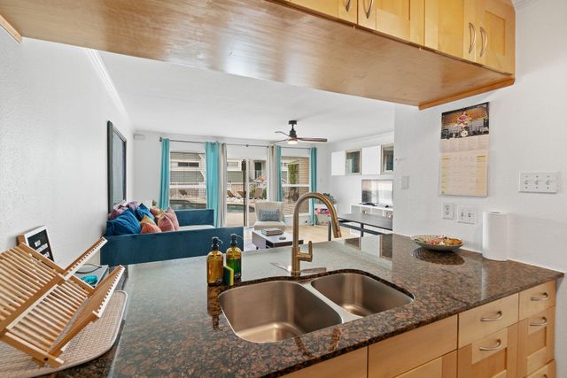 1818 S Lakeshore BLVD 8, Austin, TX 78741