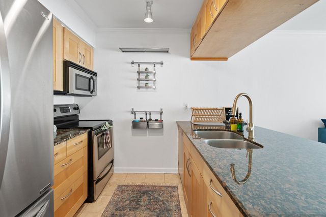 1818 S Lakeshore BLVD 8, Austin, TX 78741