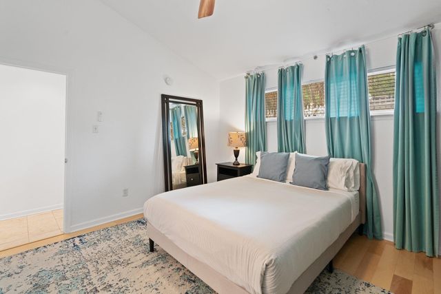 1818 S Lakeshore BLVD 8, Austin, TX 78741