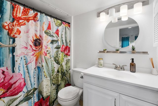 1818 S Lakeshore BLVD 8, Austin, TX 78741