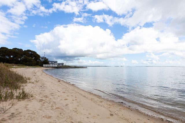 1650 Gillette Drive, East Marion, NY 11939