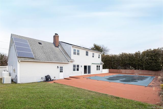 1650 Gillette Drive, East Marion, NY 11939