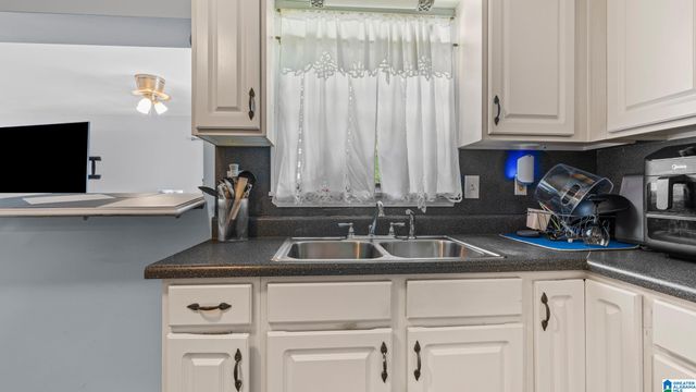 2025 FAIRFAX AVENUE, Bessemer, AL 35020