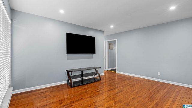 2025 FAIRFAX AVENUE, Bessemer, AL 35020