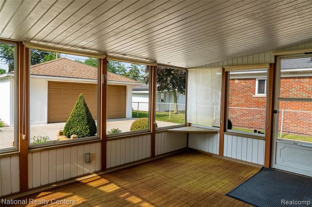 22635 Lincoln Street, Saint Clair Shores, MI 48082