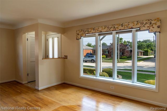 22635 Lincoln Street, Saint Clair Shores, MI 48082