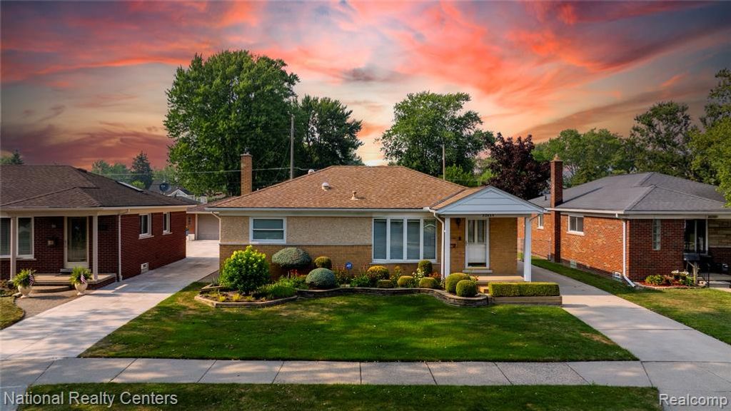 22635 Lincoln Street, Saint Clair Shores, MI 48082