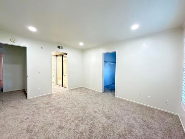 7560 Eads Ave 11, San Diego, CA 92037