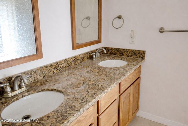 1313 Vista Oaks Circle NE, Palm Bay, FL 32905